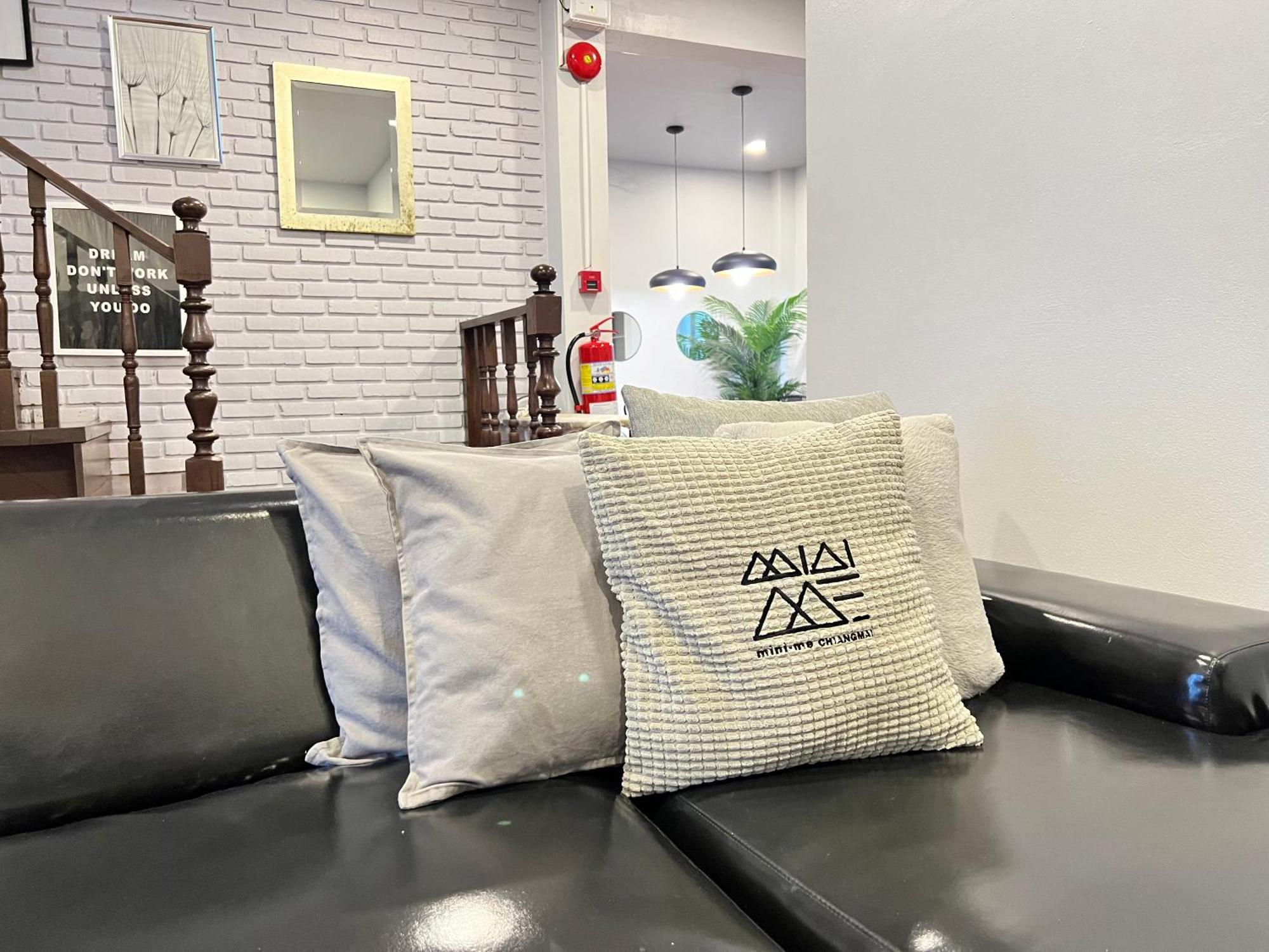 Mini-Me Home, A Cozy Entire House In Old City Chiang Mai Bagian luar foto