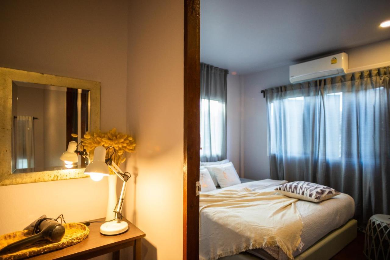 Mini-Me Home, A Cozy Entire House In Old City Chiang Mai Bagian luar foto